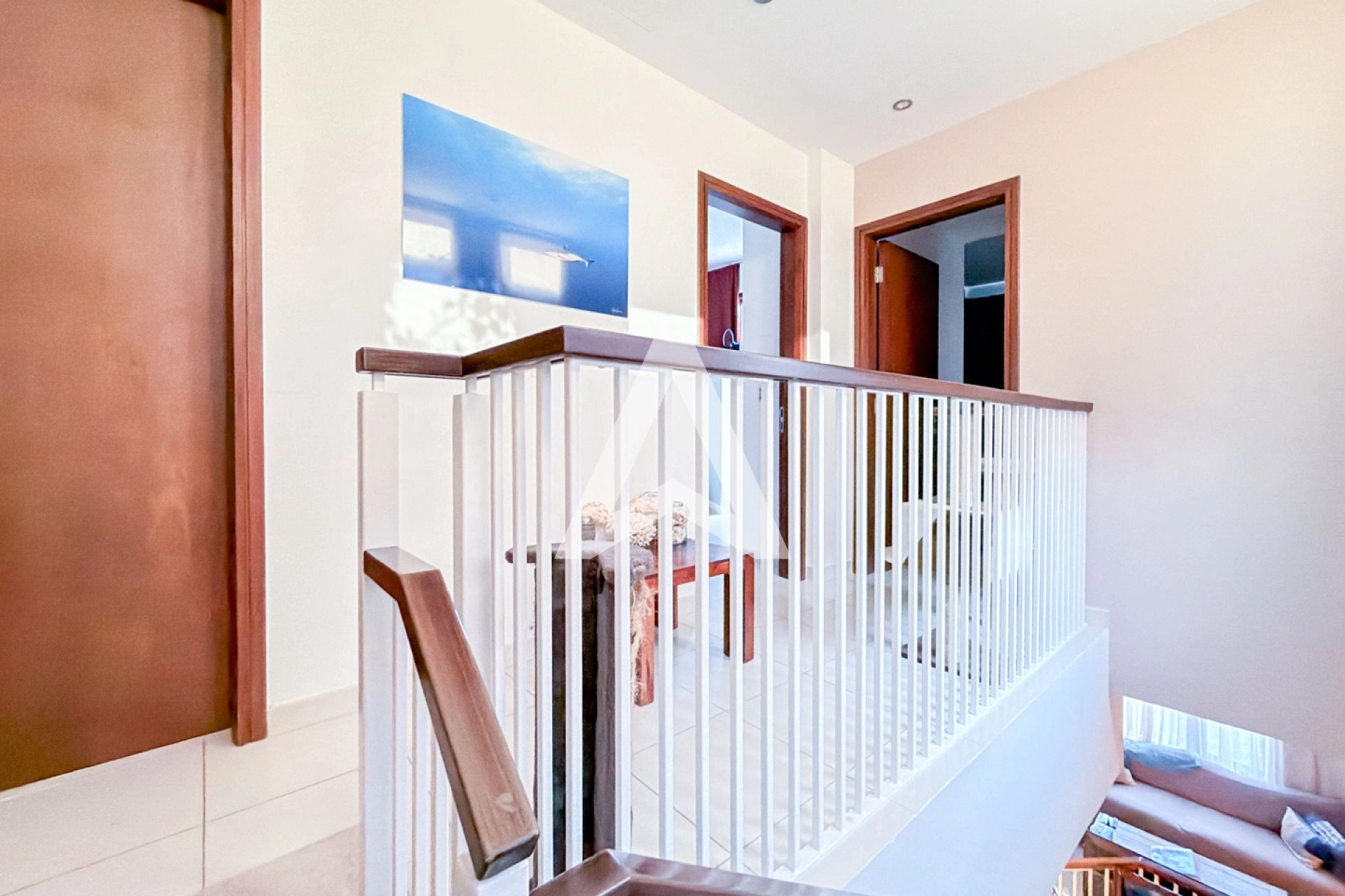 Displayed image from the thumbnail slider