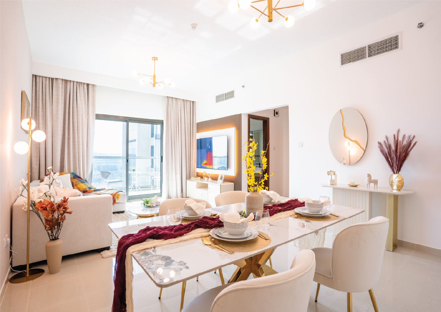 Displayed image from the thumbnail slider