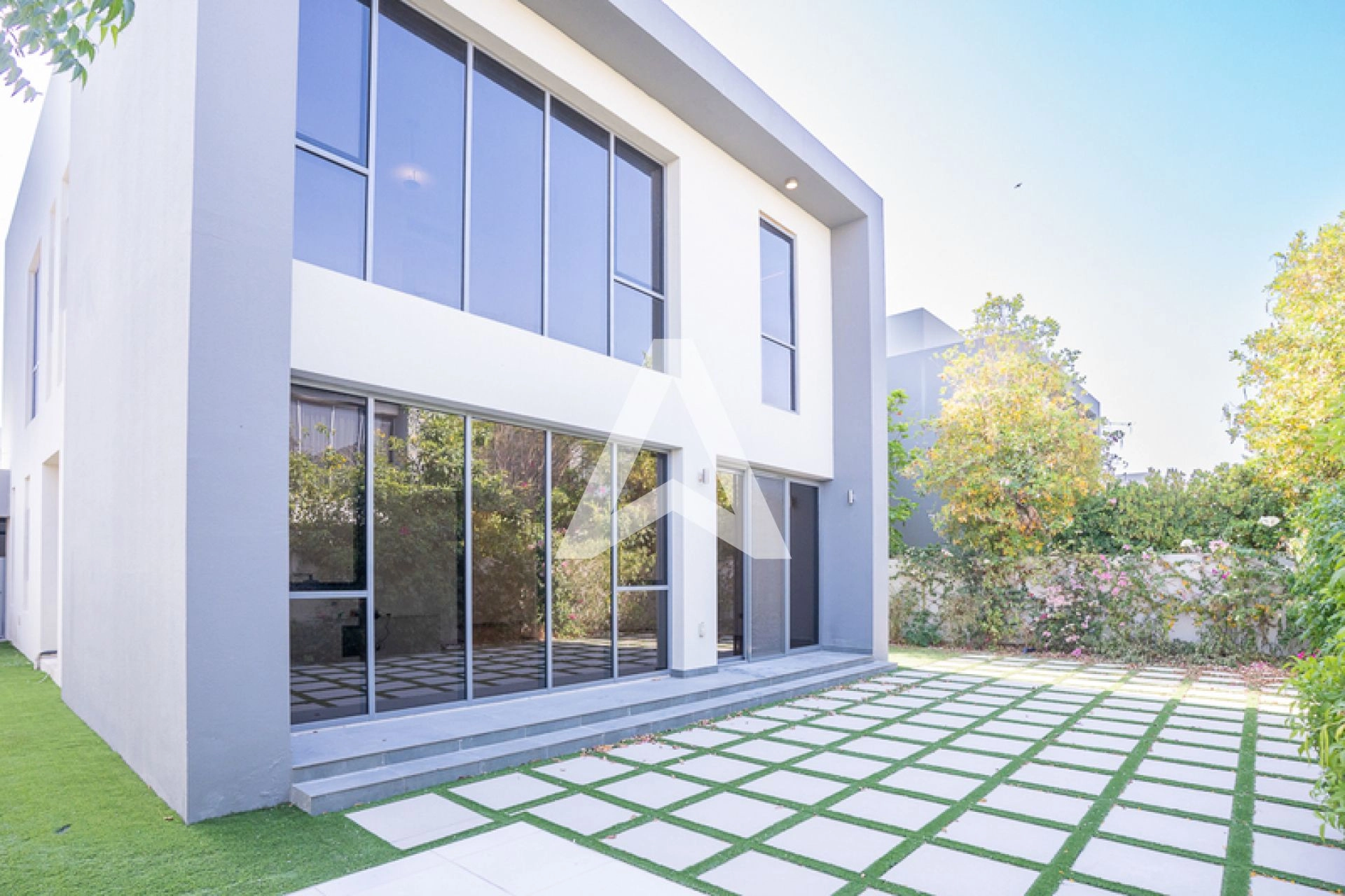 Upgraded Villa | Prime Location | Ready to Move In