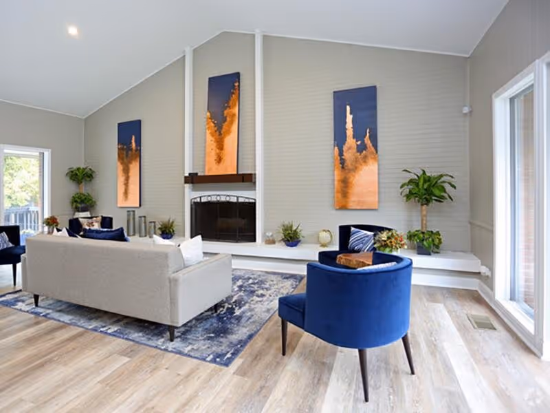 Clubhouse with lounge seating