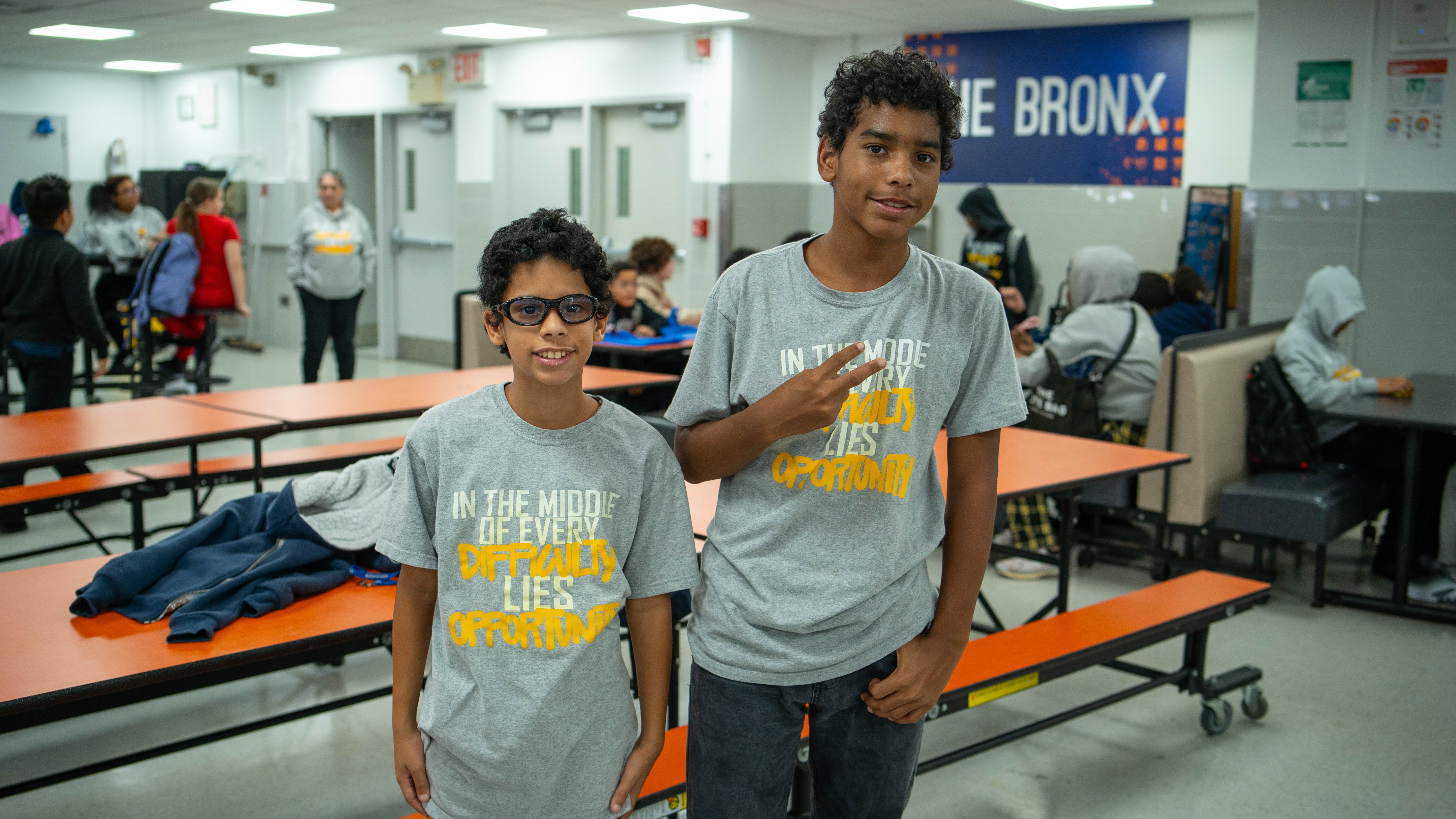 Students dressed alike for Twin Day