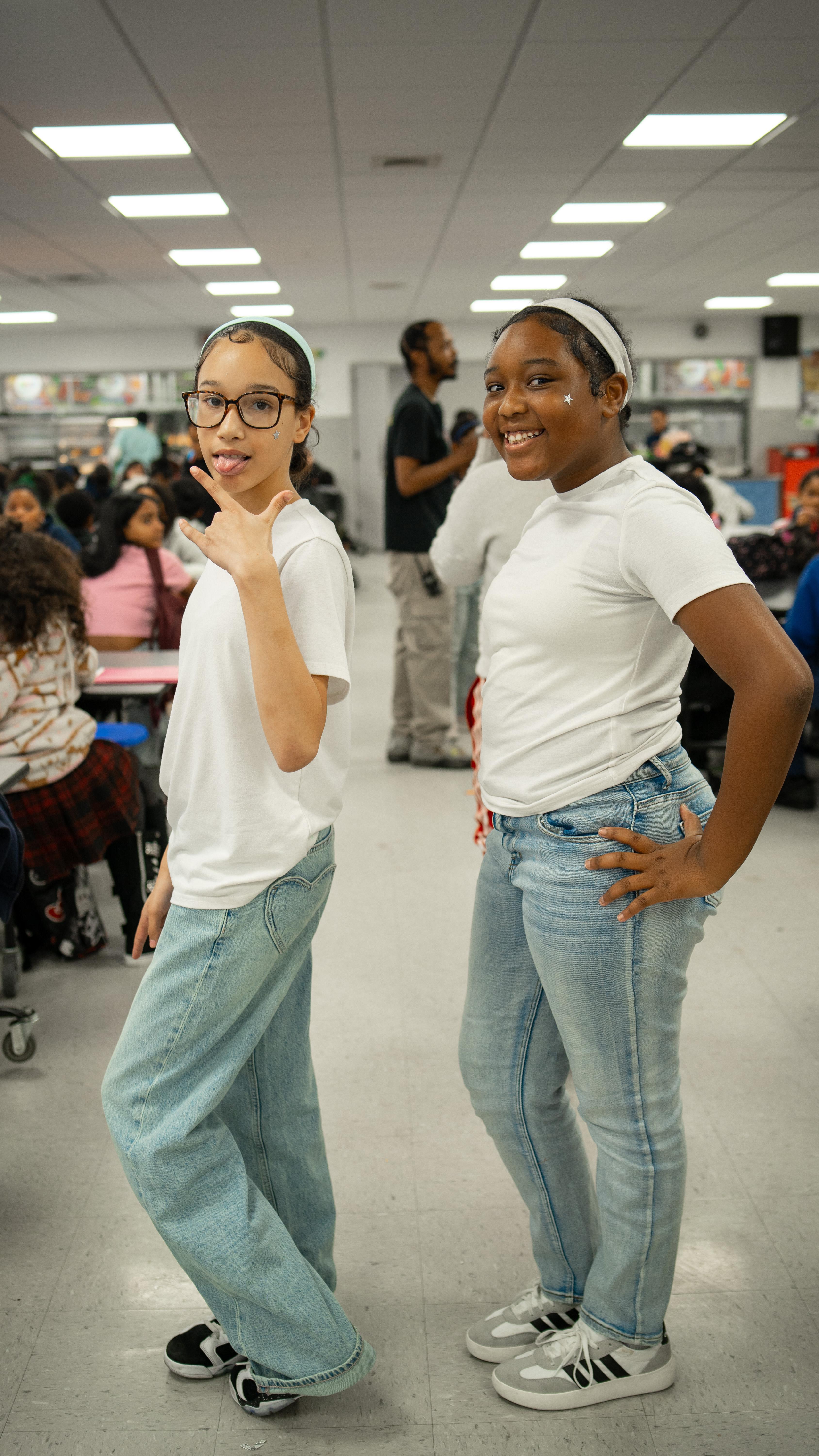Students dressed alike for Twin Day