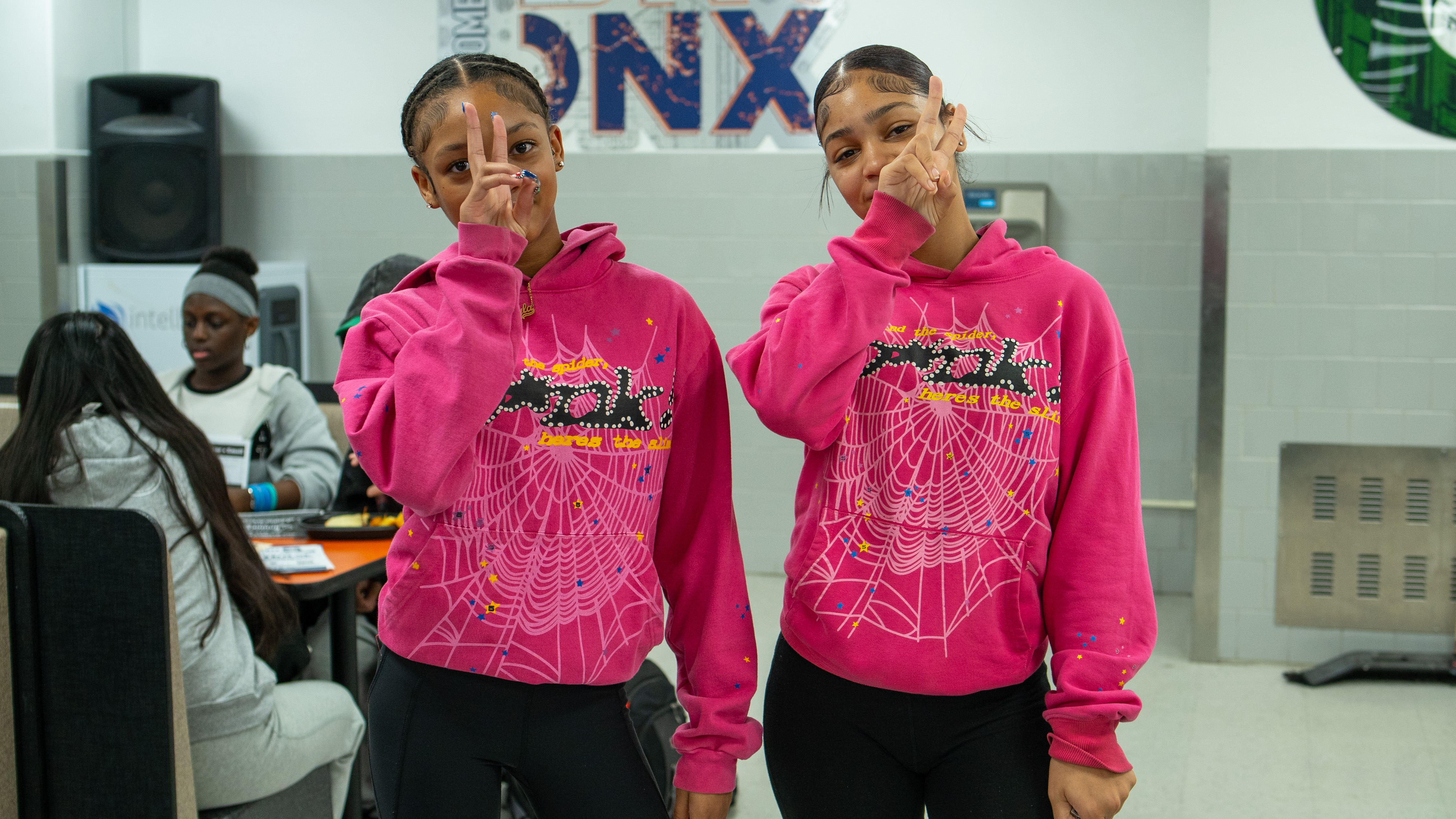Students dressed alike for Twin Day
