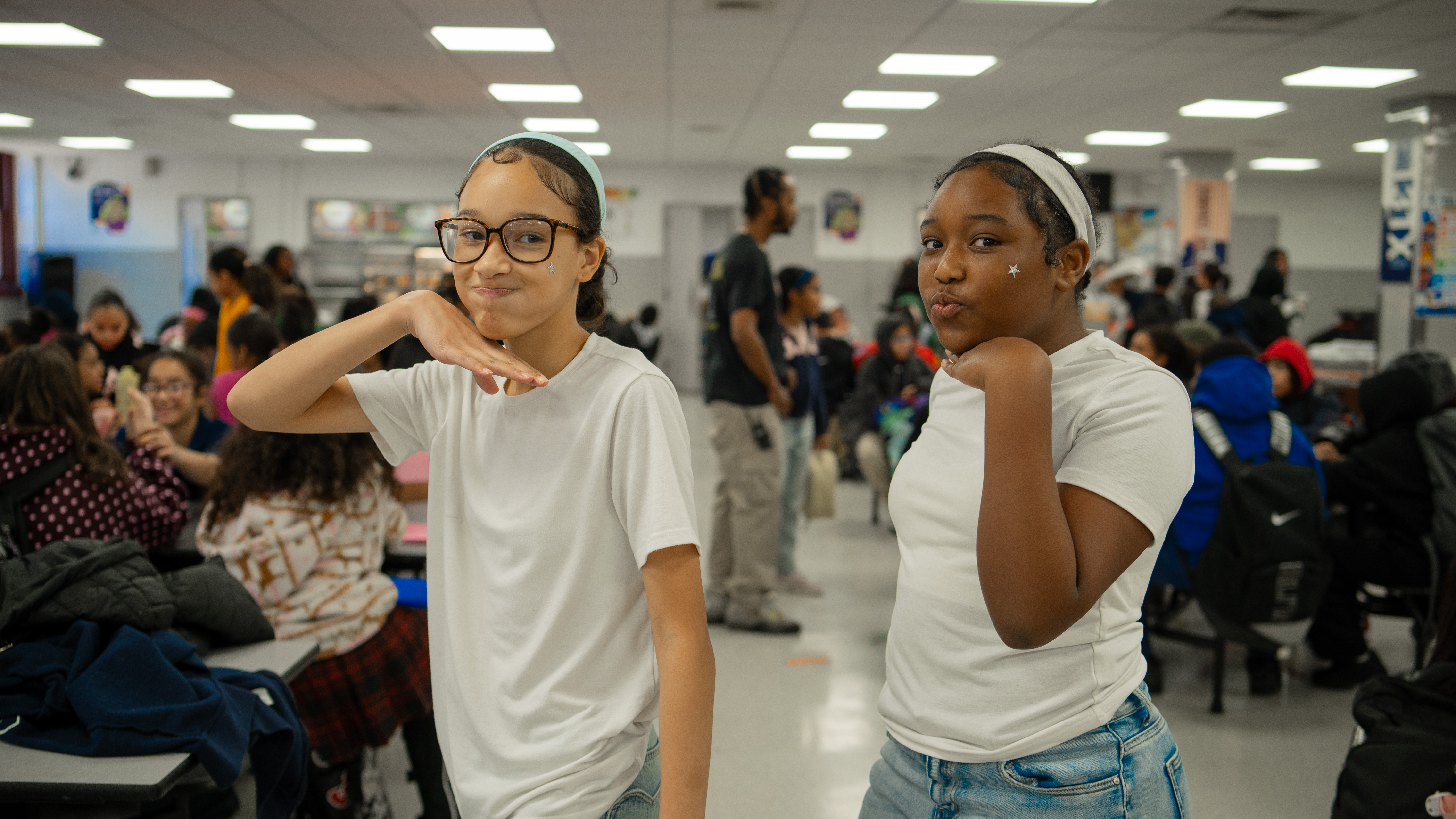 Students dressed alike for Twin Day