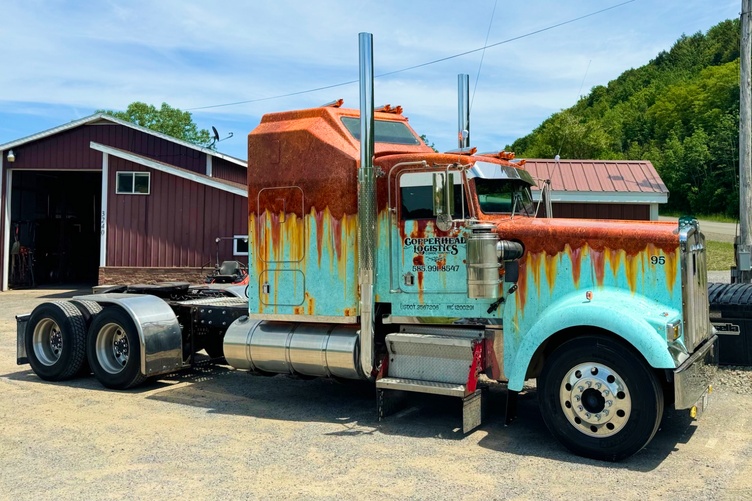 1/4 view of rusty patina wrap.