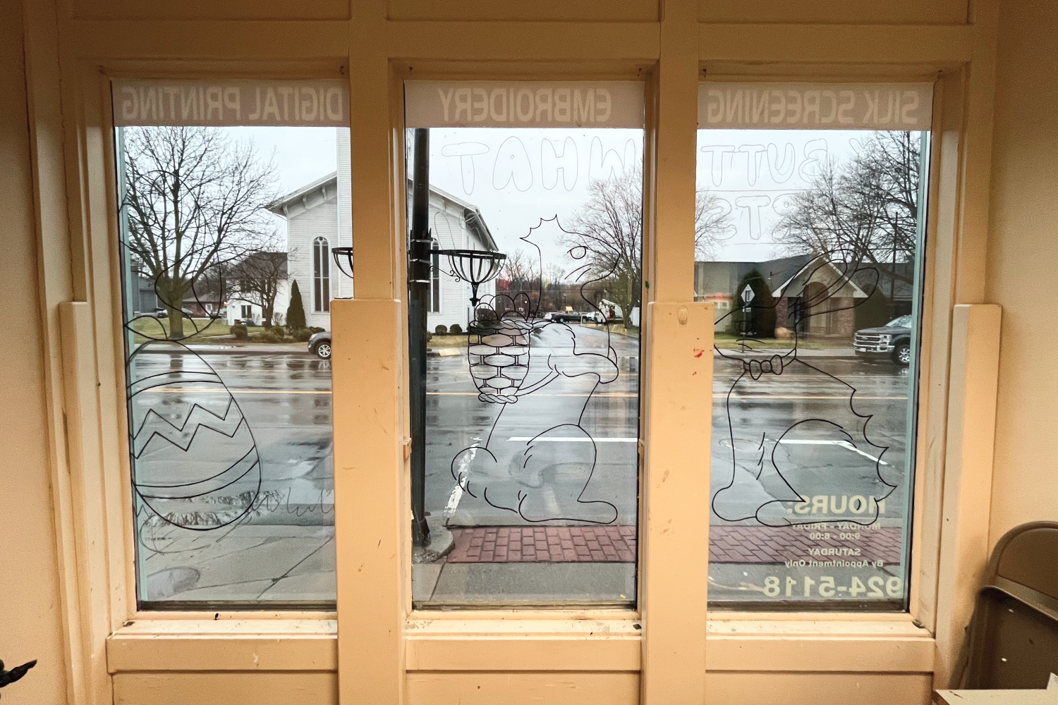 Bunnies outlined in black, no paint yet.