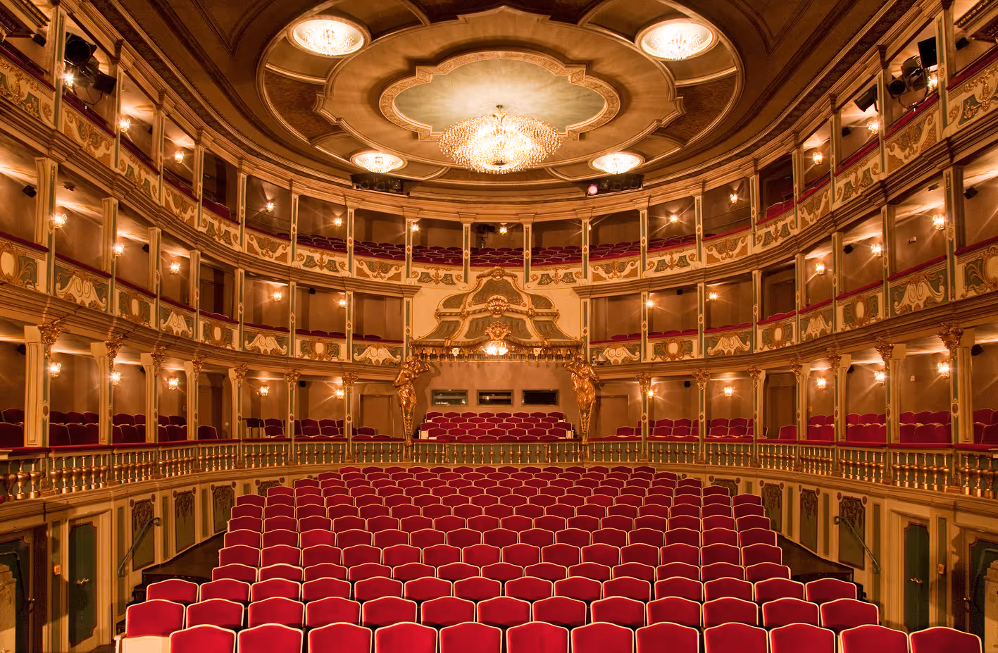 das Innere des Markgrafentheaters vin der Bühne aus