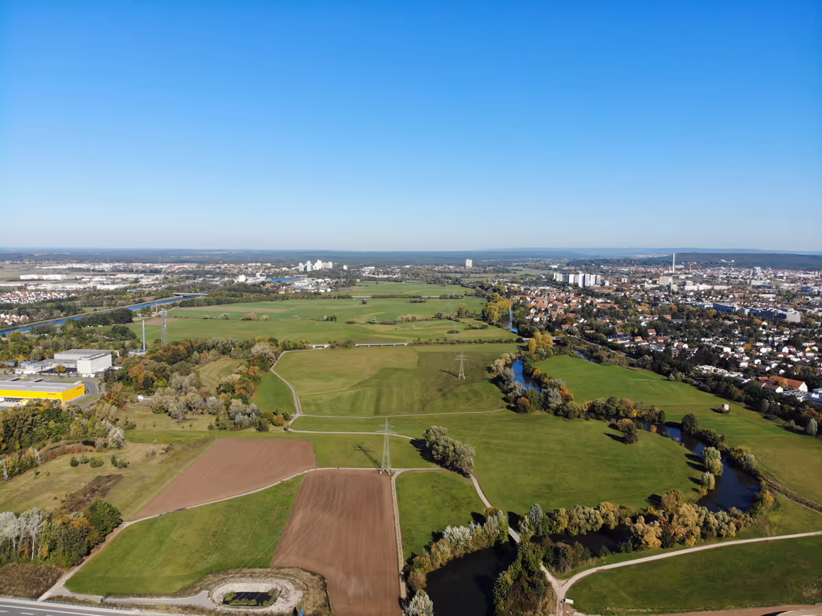 die weitläufigen Regnitz-Auen von oben