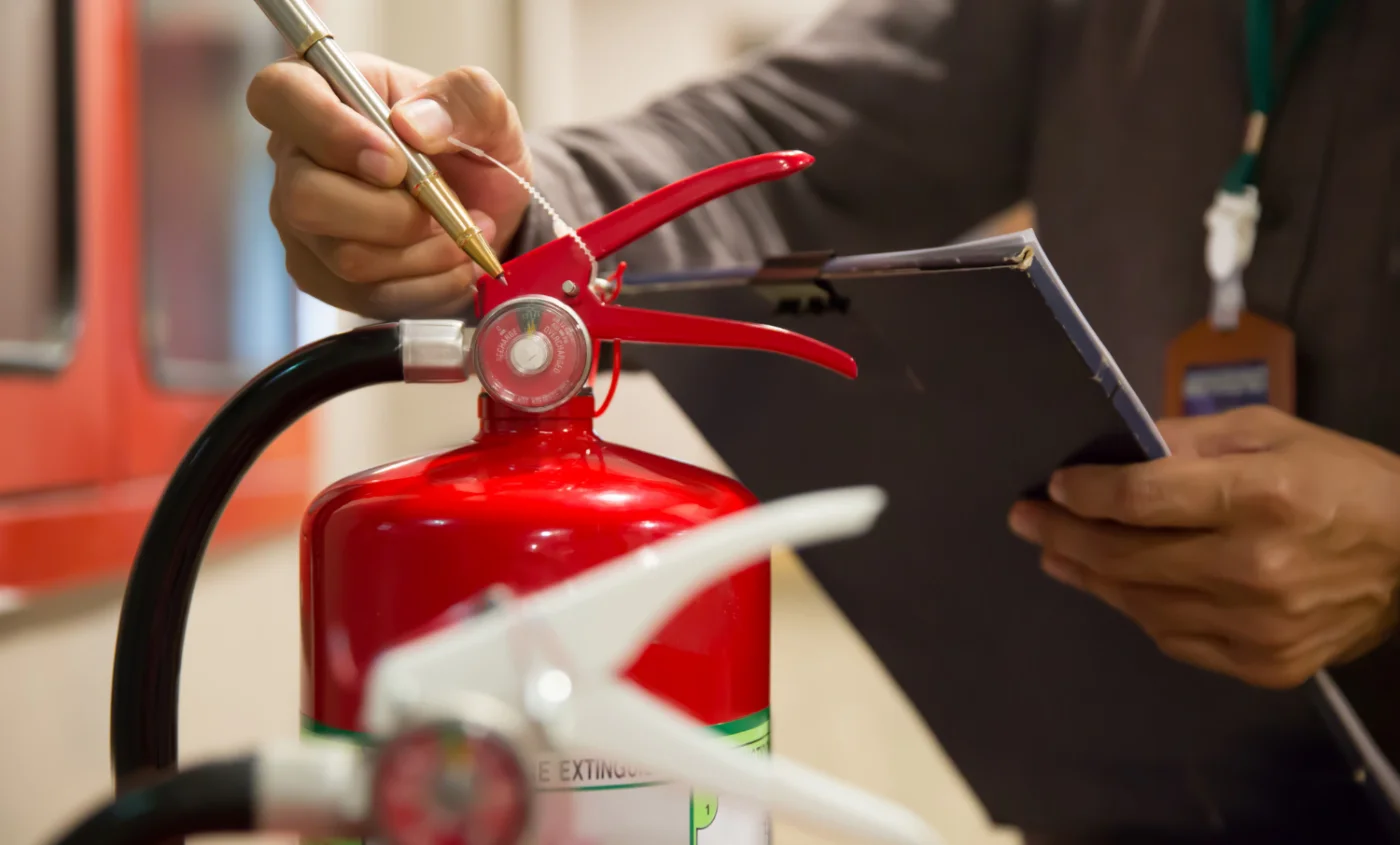 Recyclage ou remise à niveau SSIAP : laquelle choisir ?