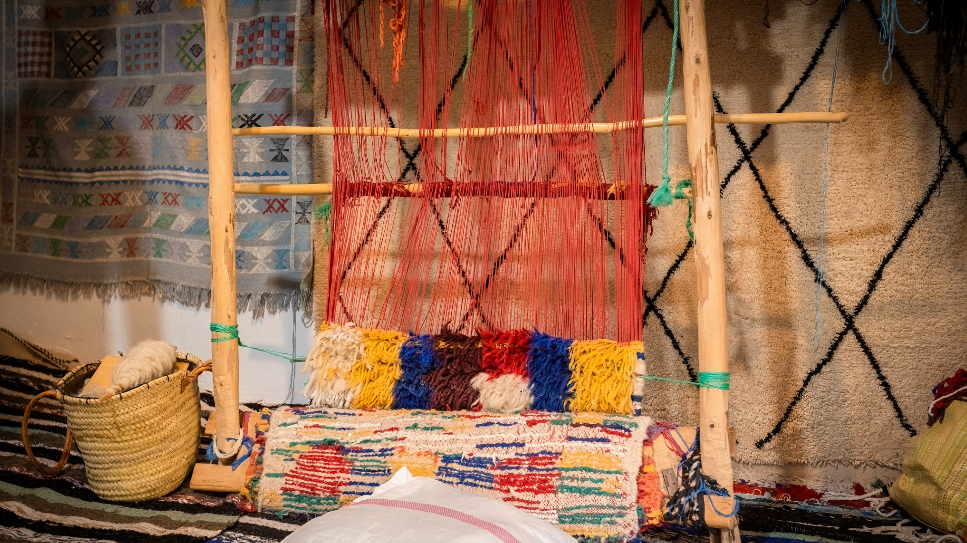 Tazenakht Morocco weaving loom artisan