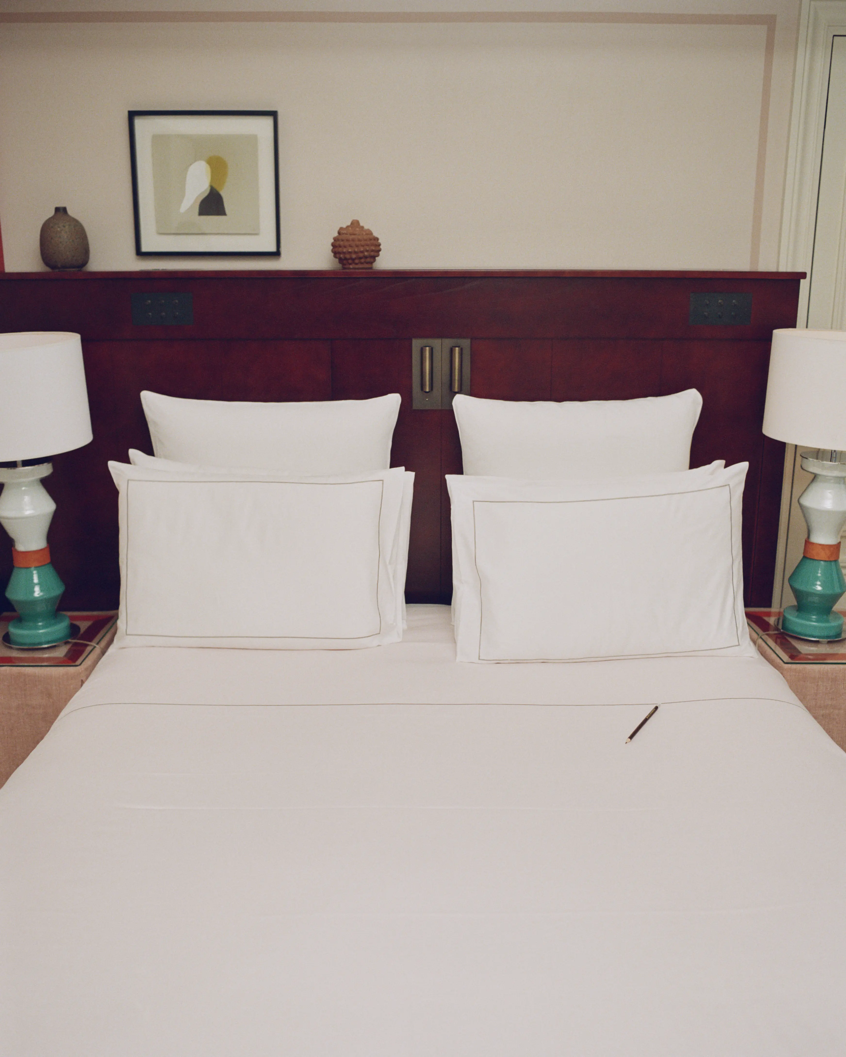 Elegant details of a room at Experimental Marais, combining comfort and style in Paris.