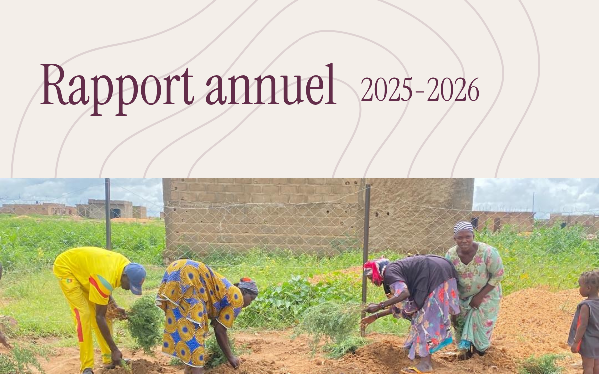 titre rapport annuel et photo de femmes faisant des plantations