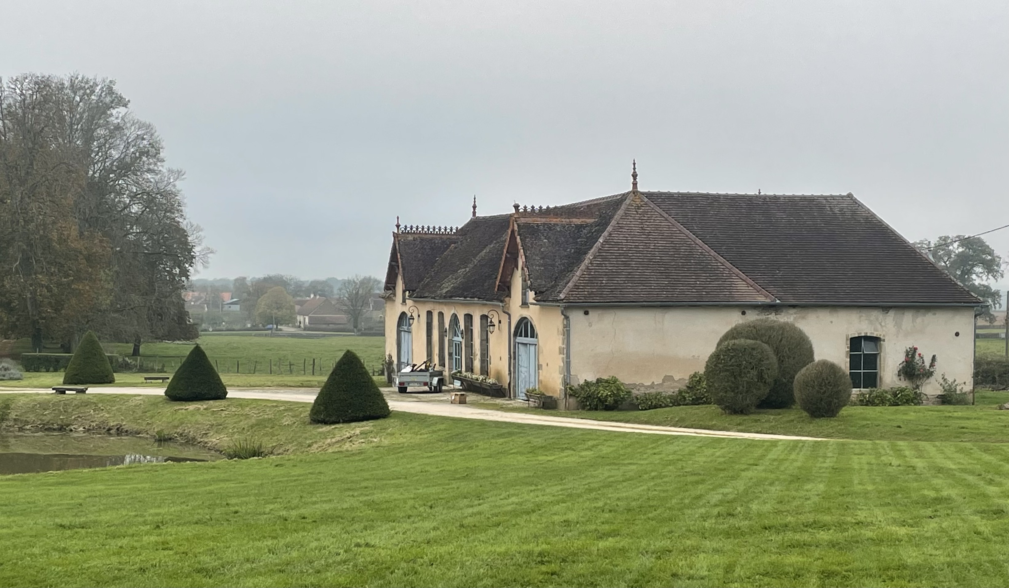 [background image] image of dining area (for a chinese restaurant)