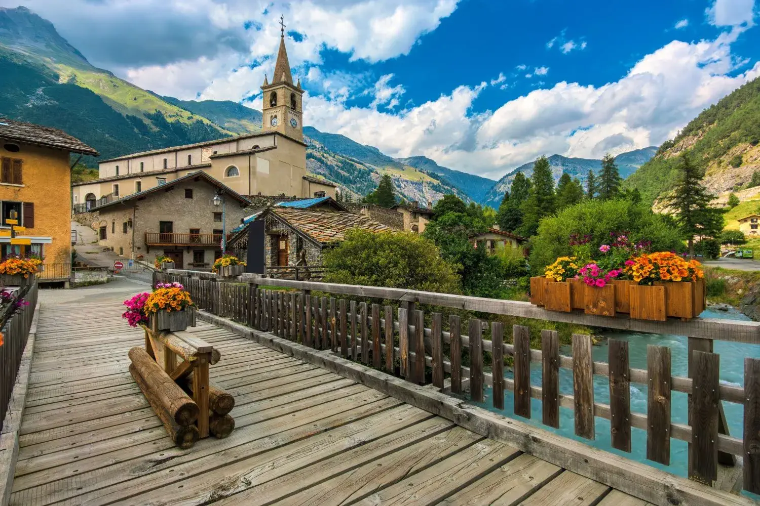 Lanslevillard Val Cenis bridge
