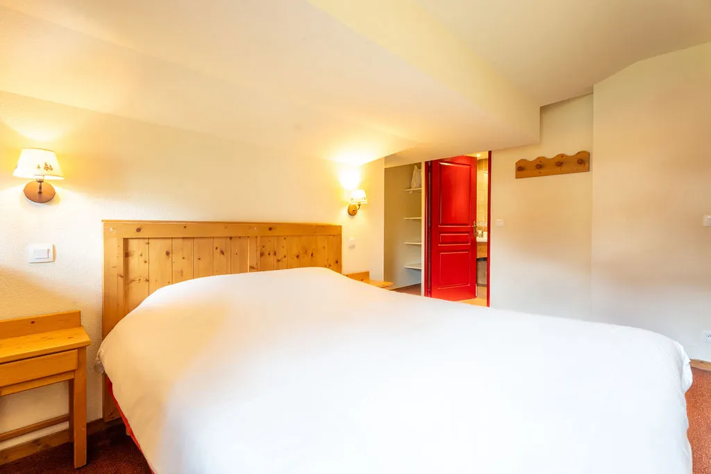 Bedroom of a 4- to 6-person apartment at Les Alpages de Val Cenis