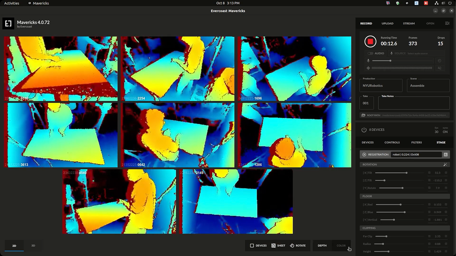 Mavericks 4.0.72 software interface showing multiple thermal depth camera views of a person handling a rectangular object, with control panel on the right.