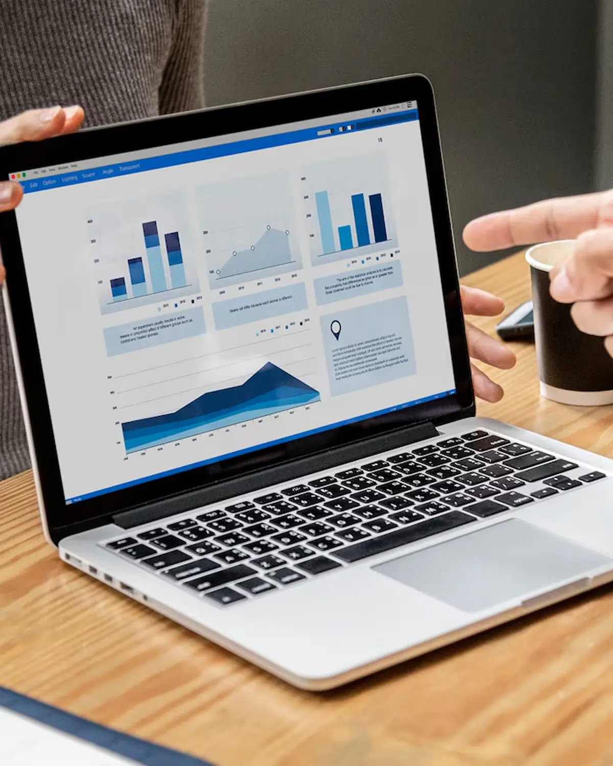 Aalto mobile app UI with two home listings and a title at the top saying 12 new matches