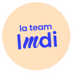 Logo rond beige avec le texte « la team lmdi » en bleu.