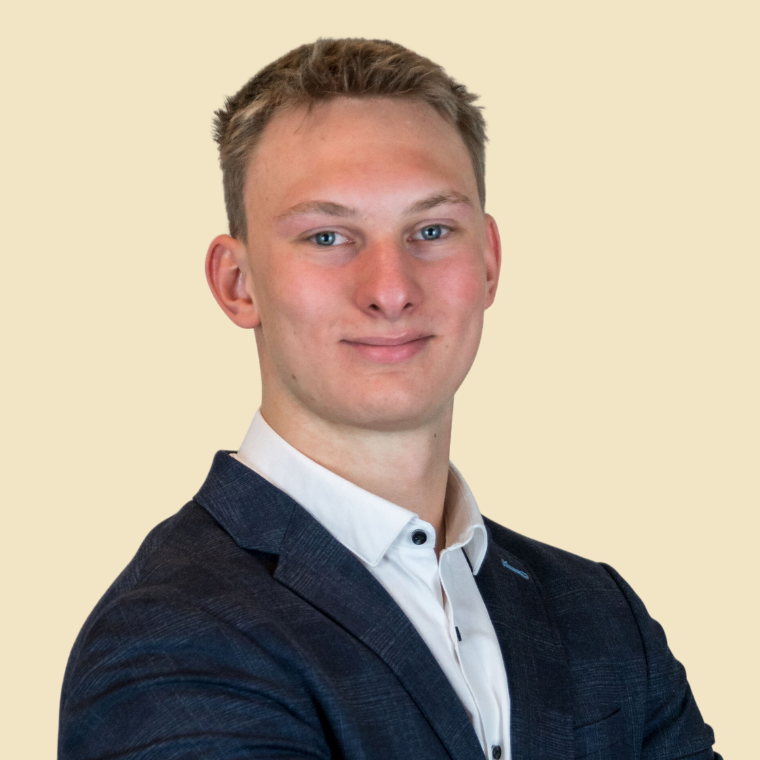 John Carter Avatar Circle - Emailstudio X Webflow Template