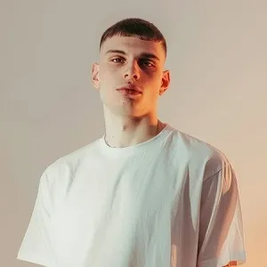 Professional photograph of Jordan Sai