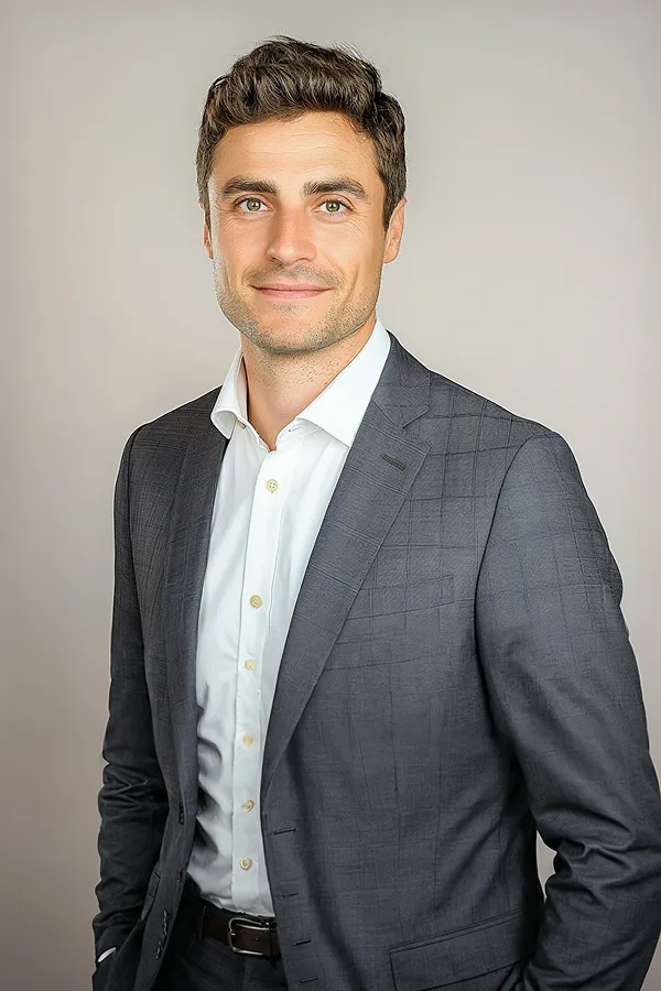 Professional photograph of Dave Martin