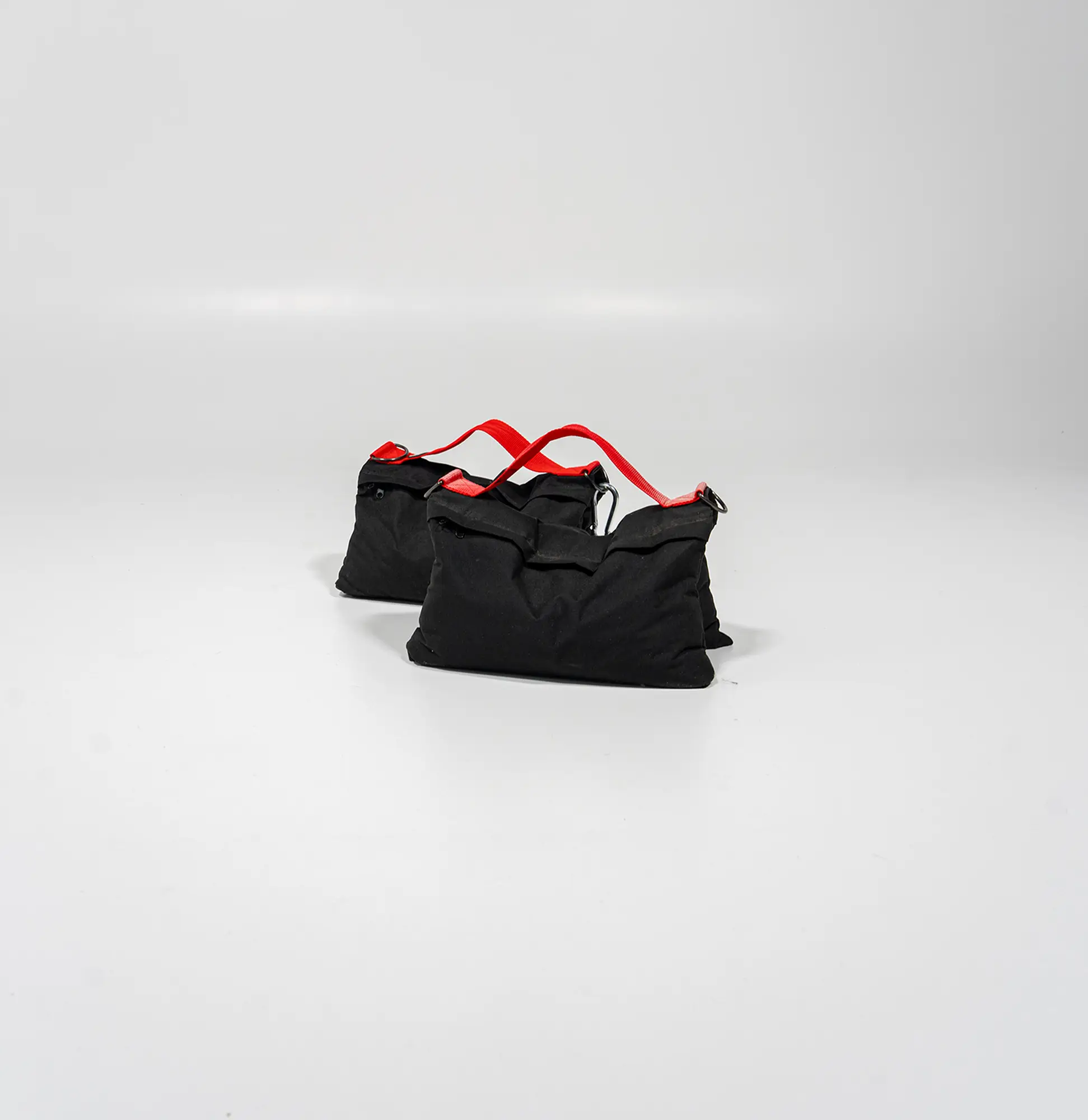 StudioDarmstadt Sandsäcke zur Stabilisierung und Erschwerung