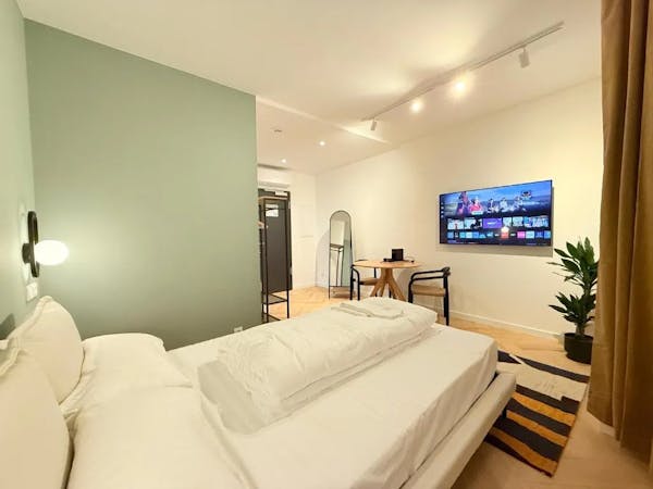 Hotel Room Slider Image Block