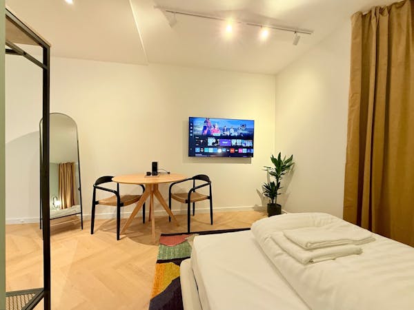 Hotel Room Slider Image Block