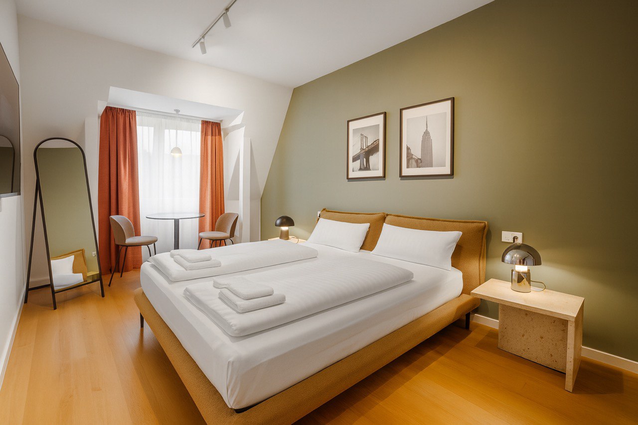 Hotel Room Slider Image Block