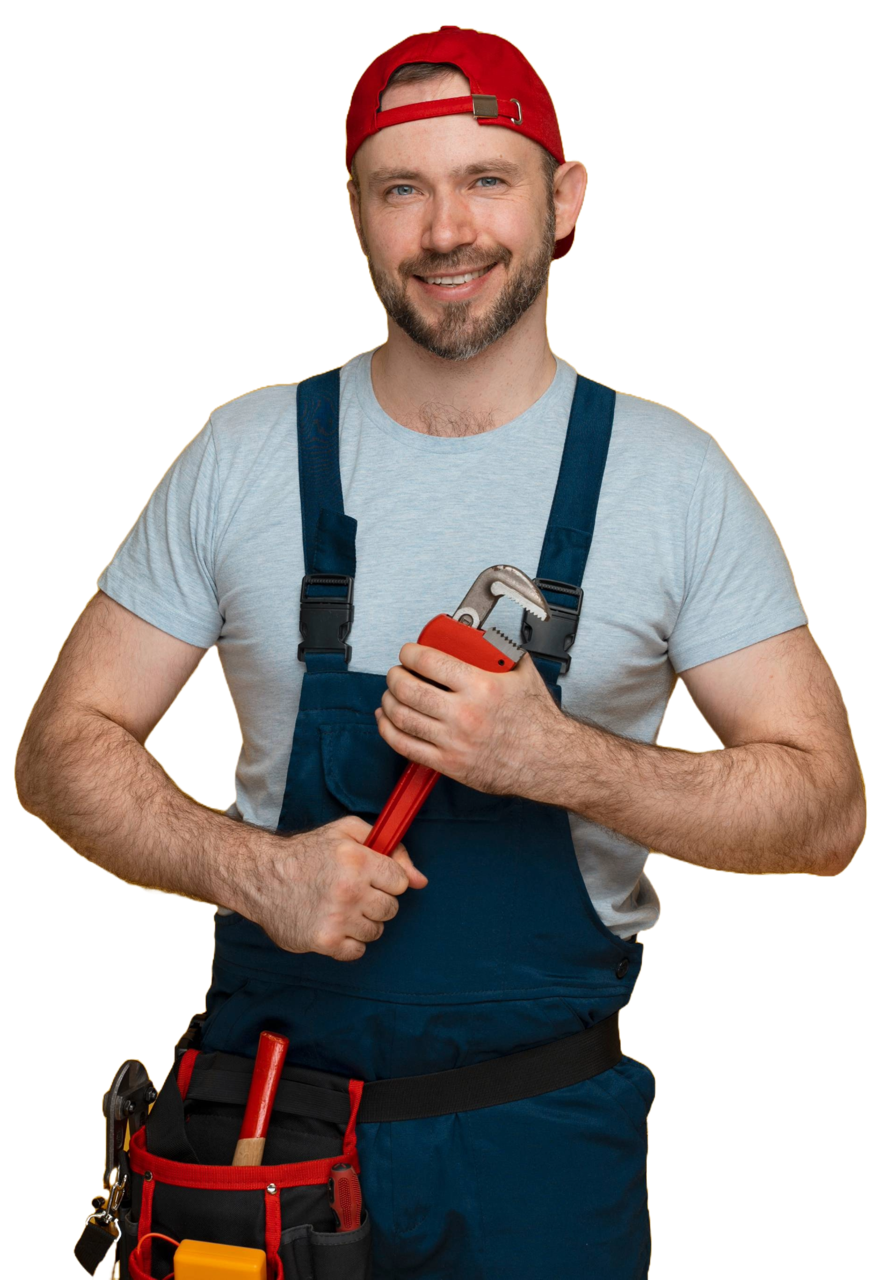 Lachende loodgieter met een rode pet en blauw werkpak die een pijptang vasthoudt.