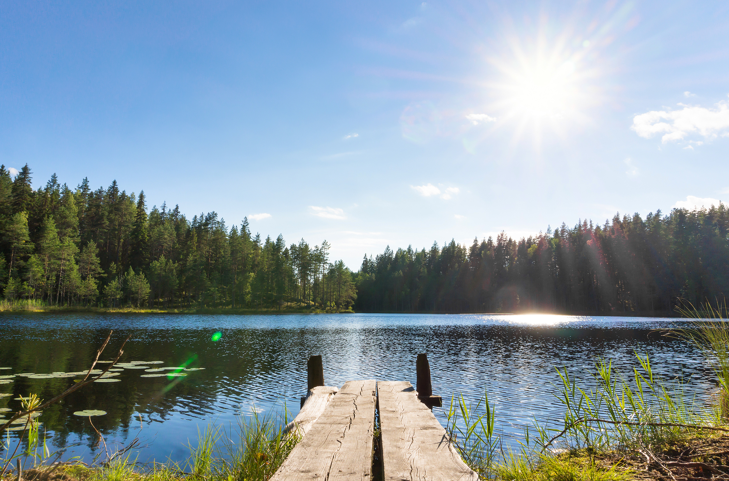 Wasser, Weite und Sommergefühl – rund um Hillebachsee und Hennesee finden Sie entspannte Plätze zum Durchatmen.