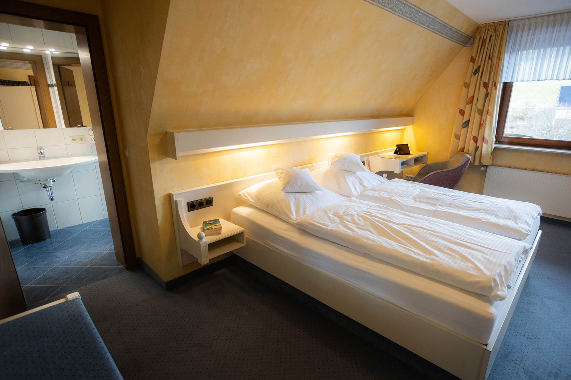 Mehr Platz, mehr Möglichkeiten – unsere Komfort Plus Zimmer bieten Ihnen zusätzlichen Raum für entspannte Tage in Westfeld