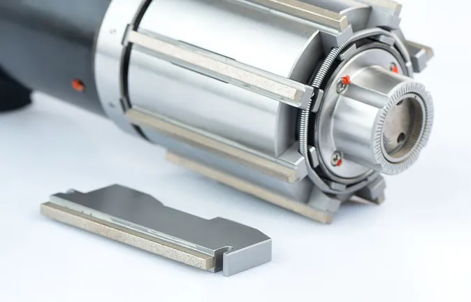 URMA AH actuatedhone hoonaustyökalu vaihdettavilla hoonauskivillä