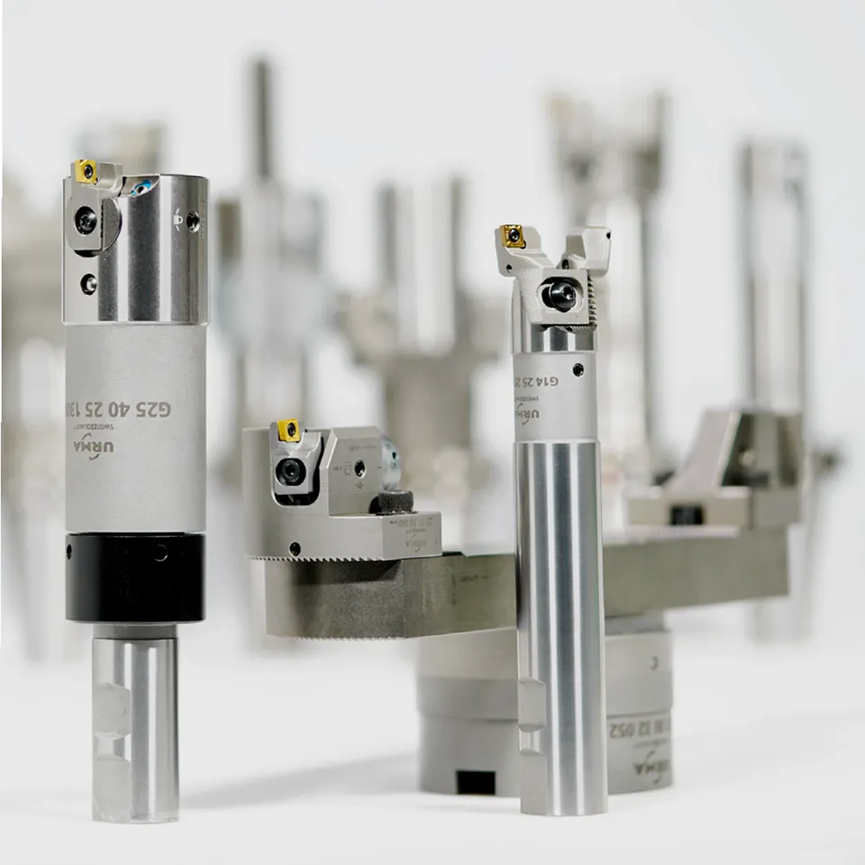 Valikoima URMA avarrintyökaluja