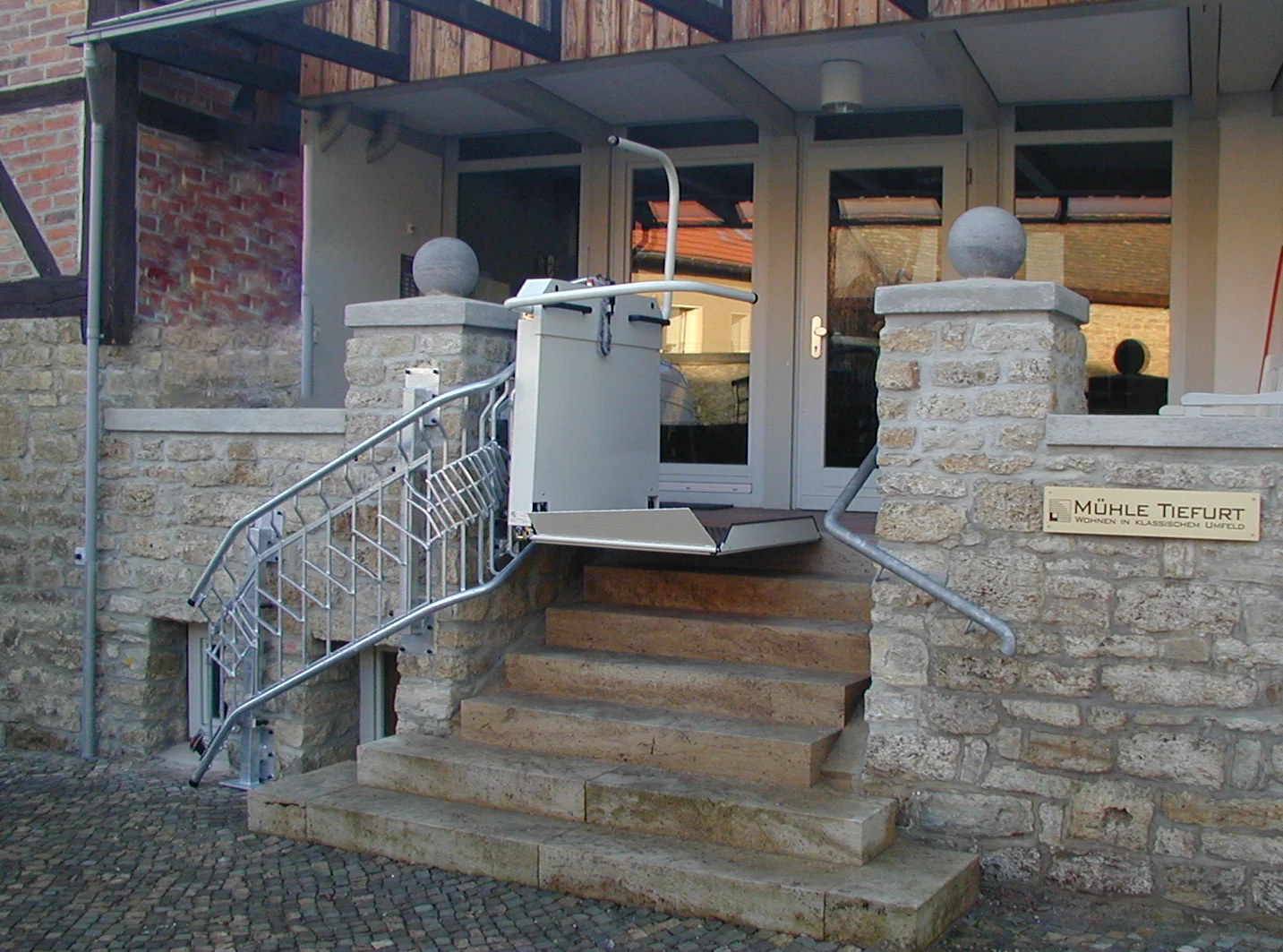 image of wheelchair-accessible bus