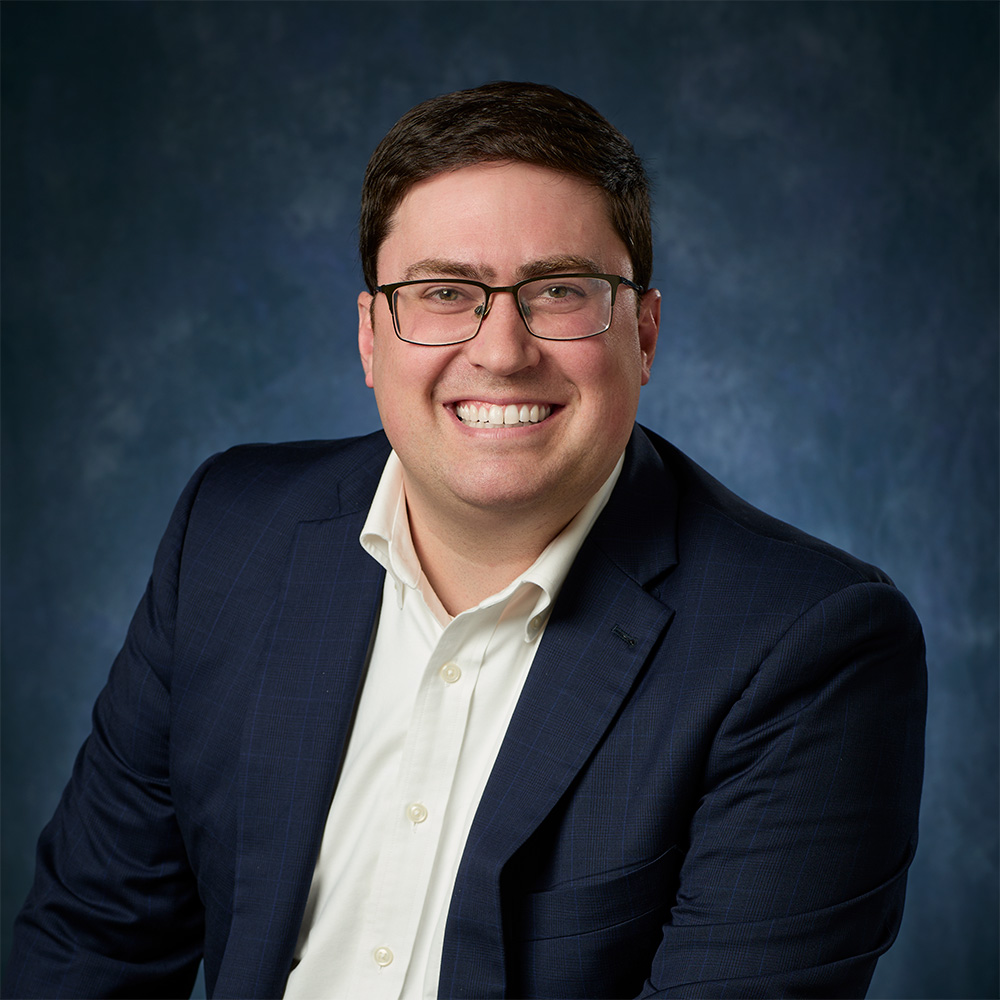 Headshot of Adam Sommer