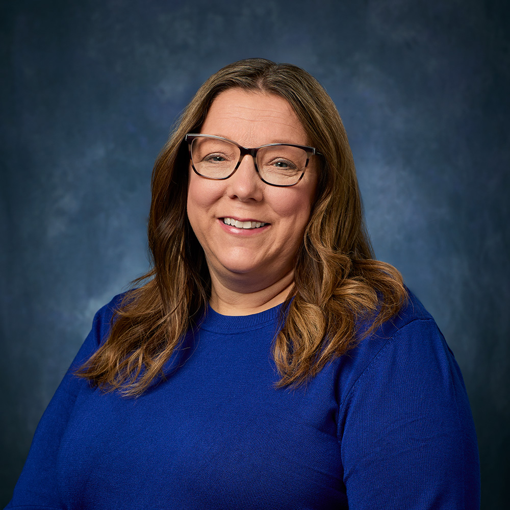 Headshot of Dawn Dix