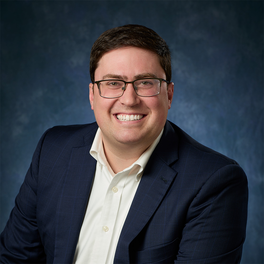 Headshot of Adam Sommer