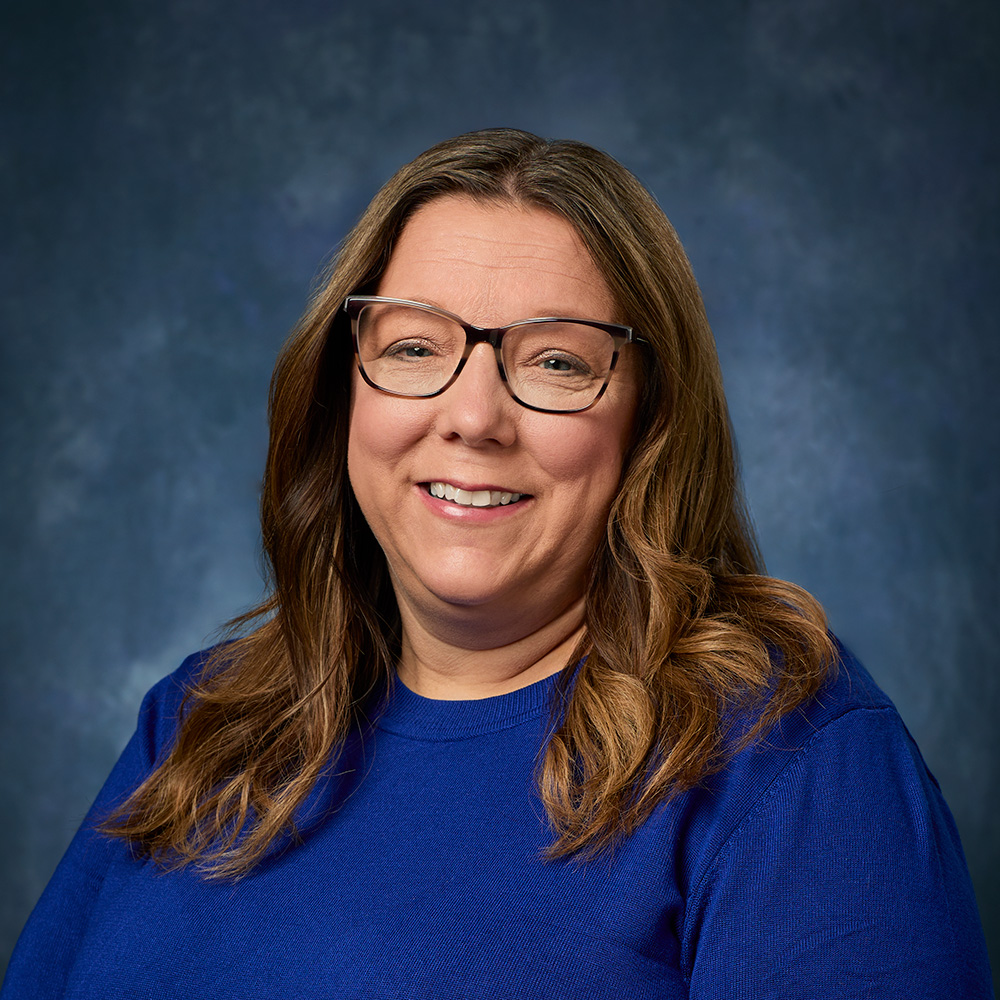 Headshot of Dawn Dix