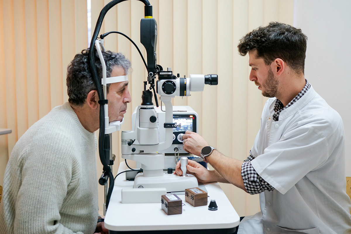 Trabeculoplastia laser selectivă (SLT): o soluție modernă pentru reducerea tensiunii oculare în glaucom