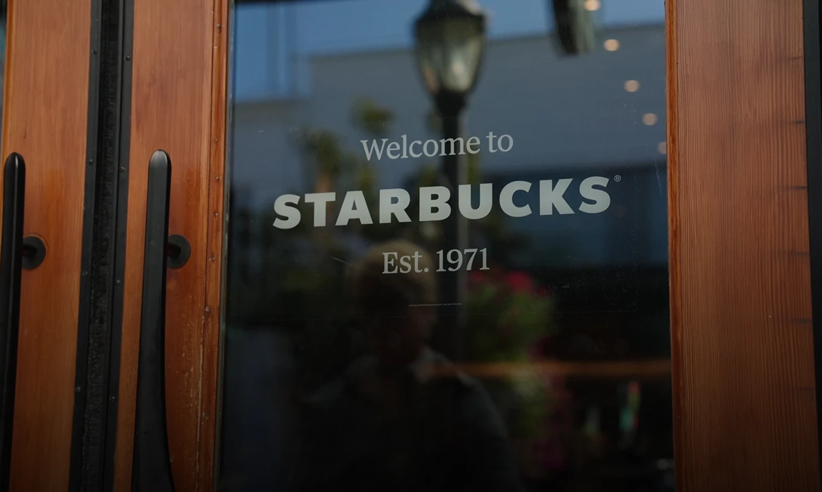 Regardez notre vidéo Starbucks