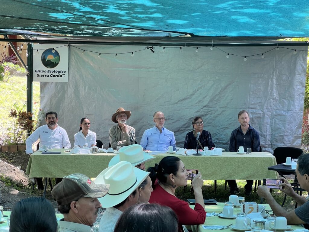 Landowner celebration event in Centro Tierra, Jalpan