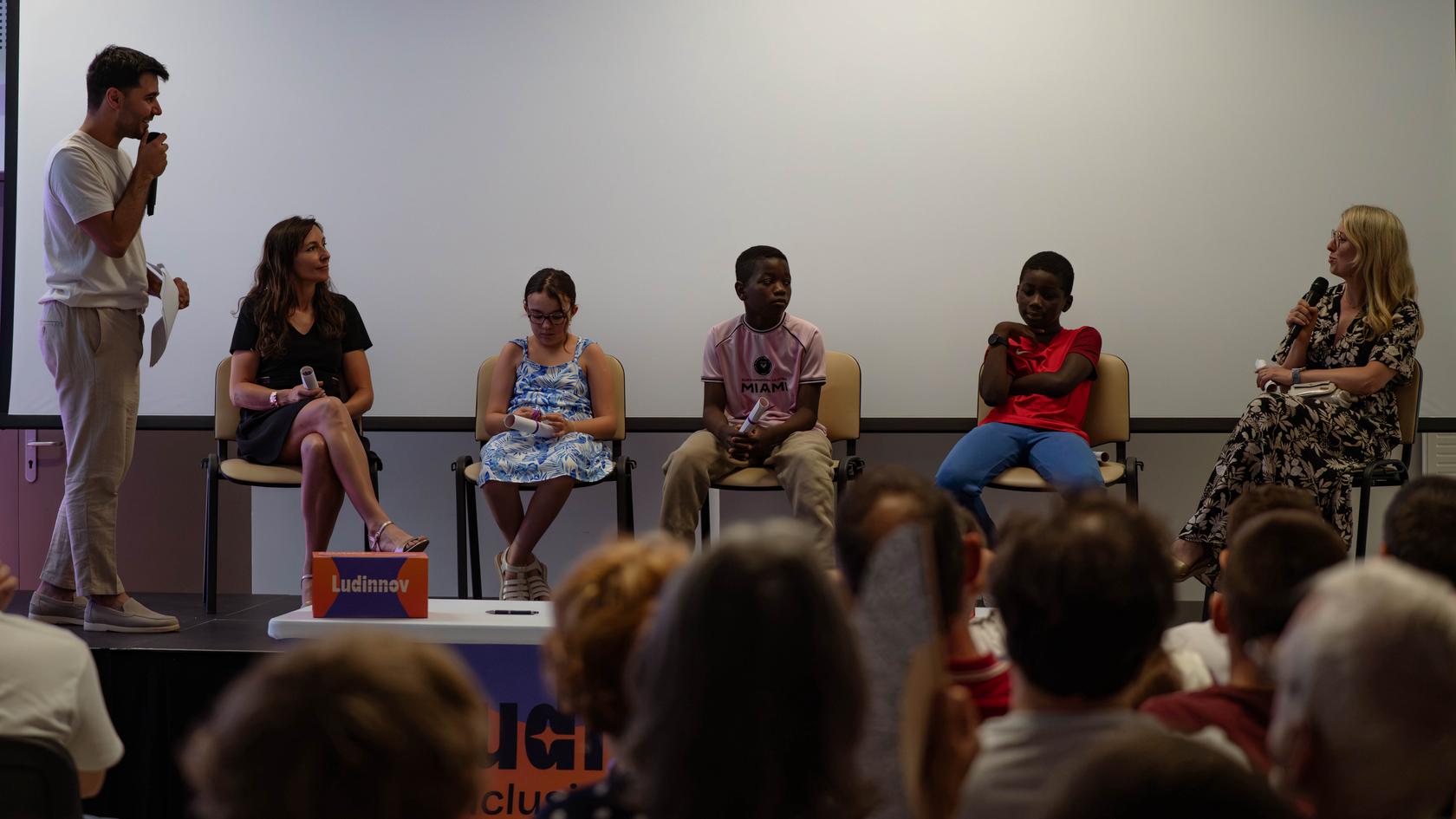 Table ronde avec les enfants acteurs et l'équipe Ludinnov lors de l'avant-première du Maestro des Loups-Garous