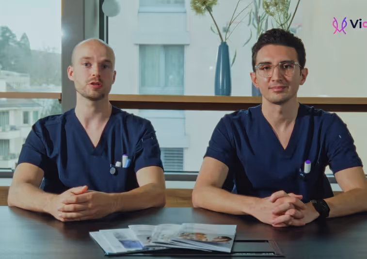 ViaSlim Ärzteteam und Ernährungsberater in professioneller Praxisumgebung