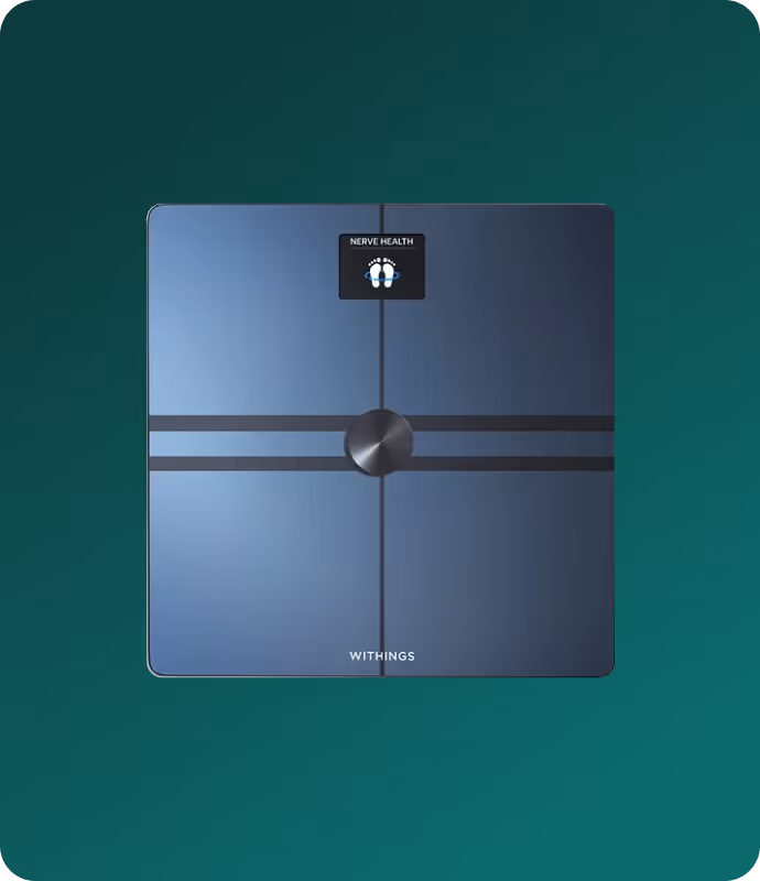 Mann mit Smartphone und ViaSlim App – medizinisches Abnehmprogramm für Männer