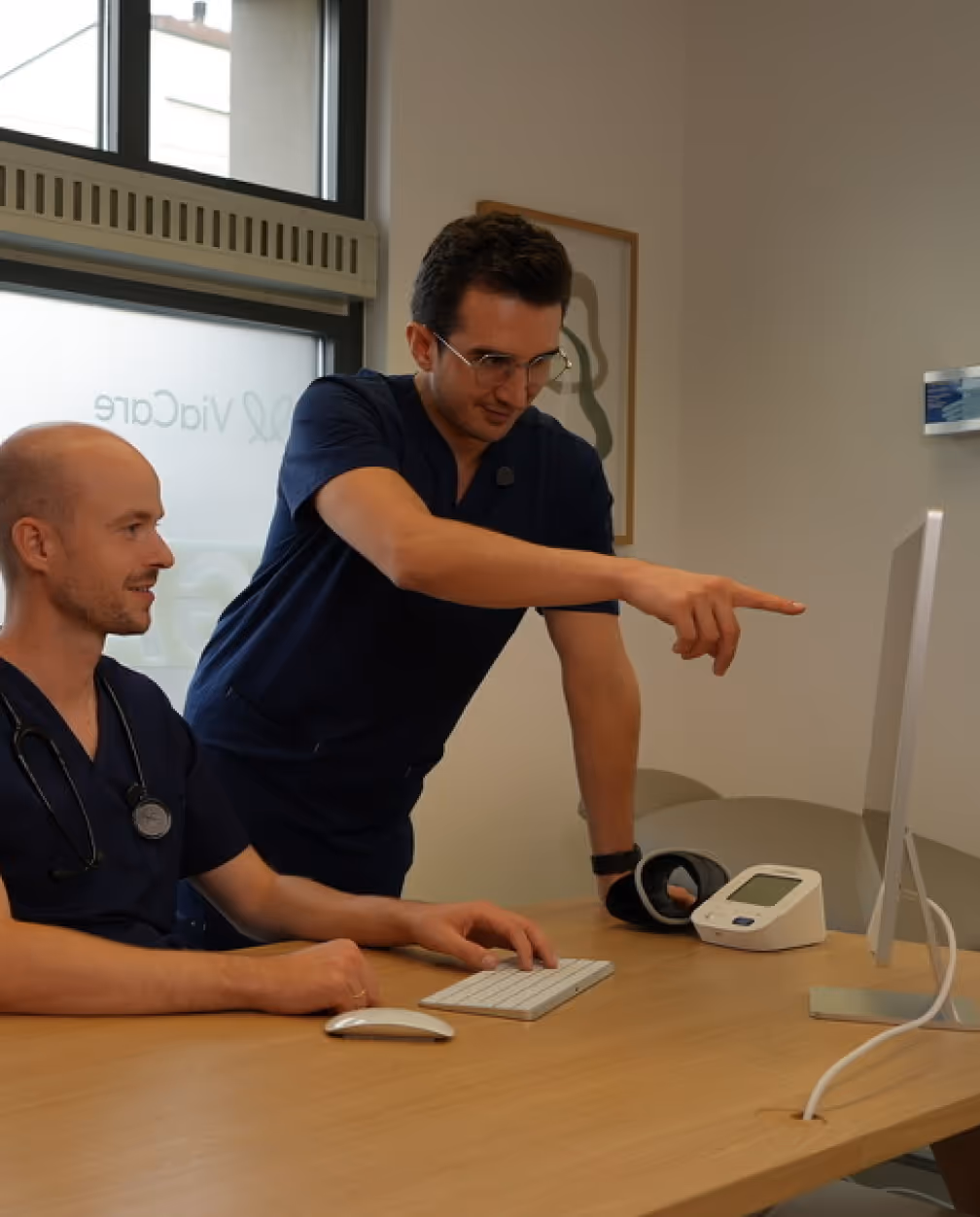 Interdisziplinäres Team aus Ärzten, Ernährungsberatern und Coaches