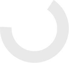 Light gray circular arc on black background with a small segment missing on the left side.