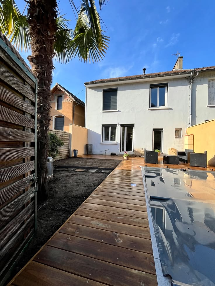 Photographie de réalisation de piscine et terrasse bois en Dordogne