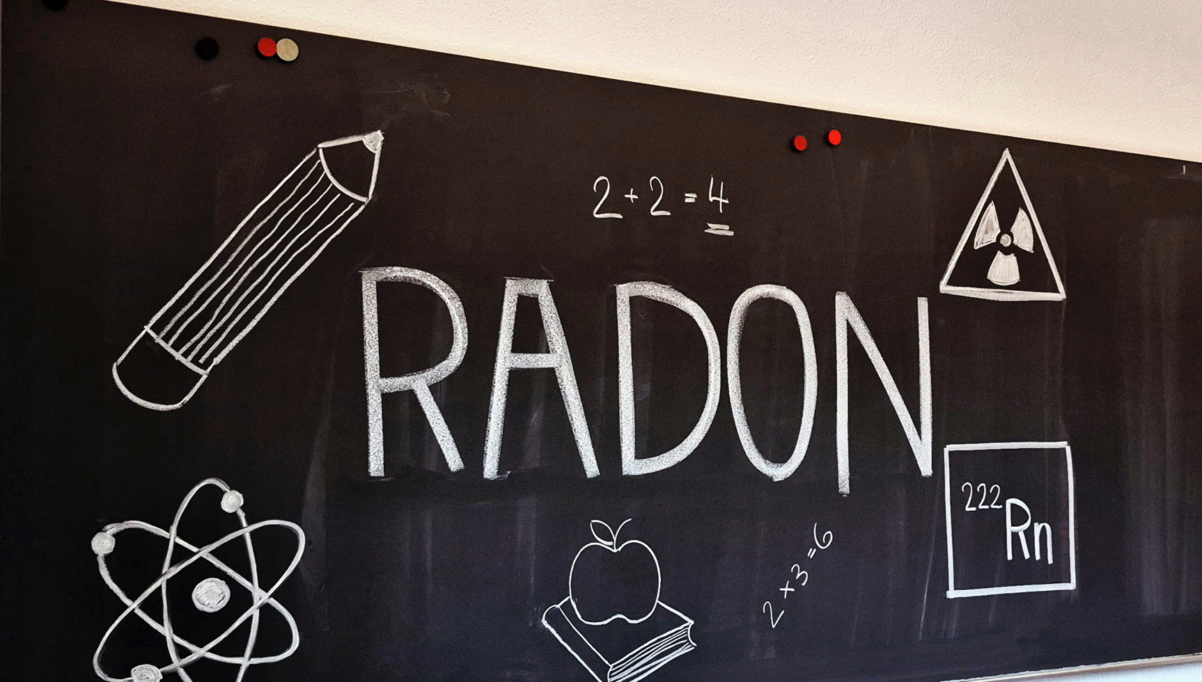 Radon auf Wandtafel