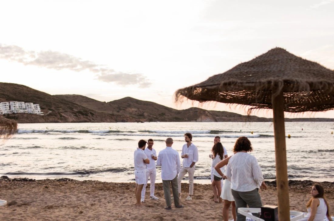 Rassemblement de clients et de l'equipe J'achete en Espagne sur une plage de la Costa Blanca